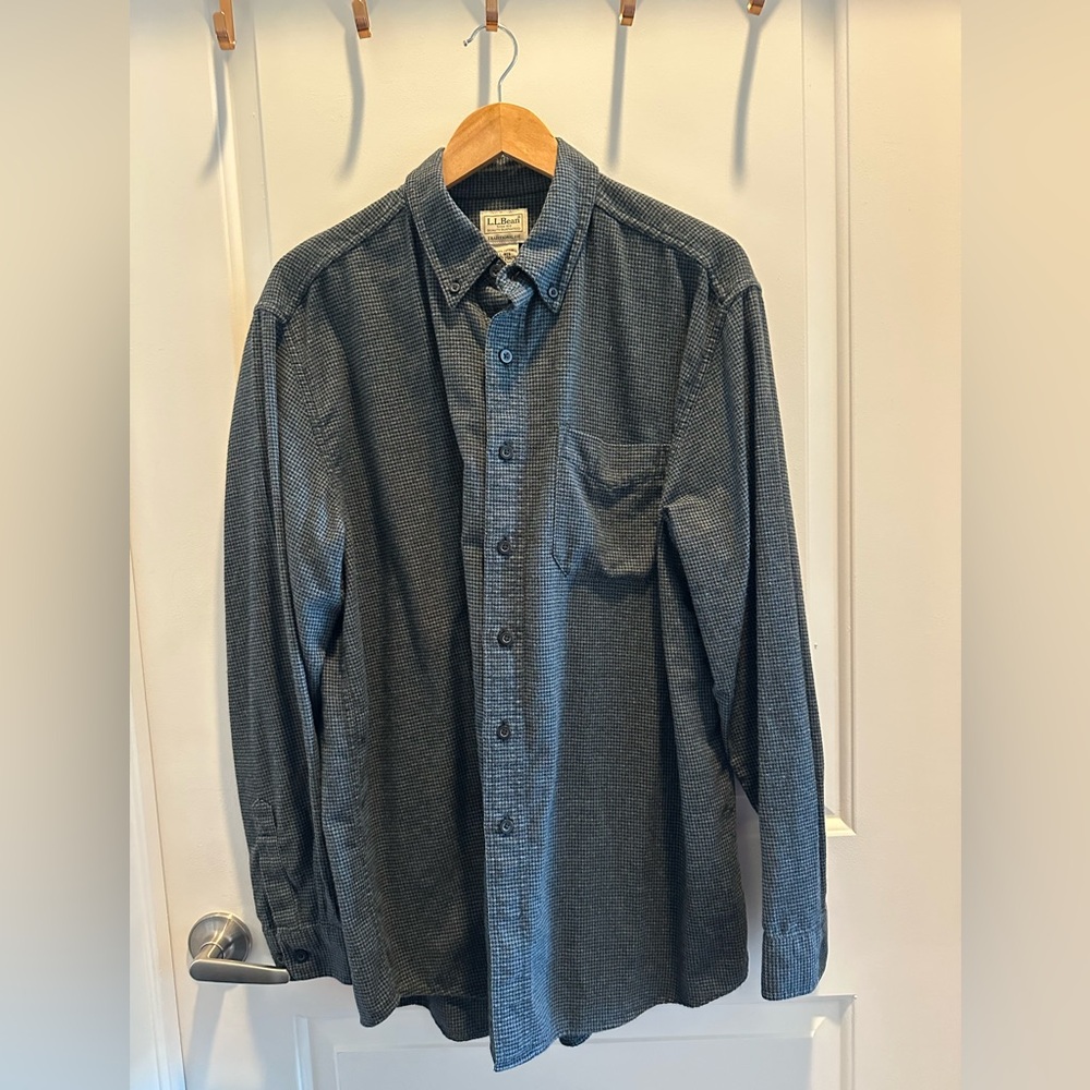 Men’s LL Bean traditional fit flannel size L